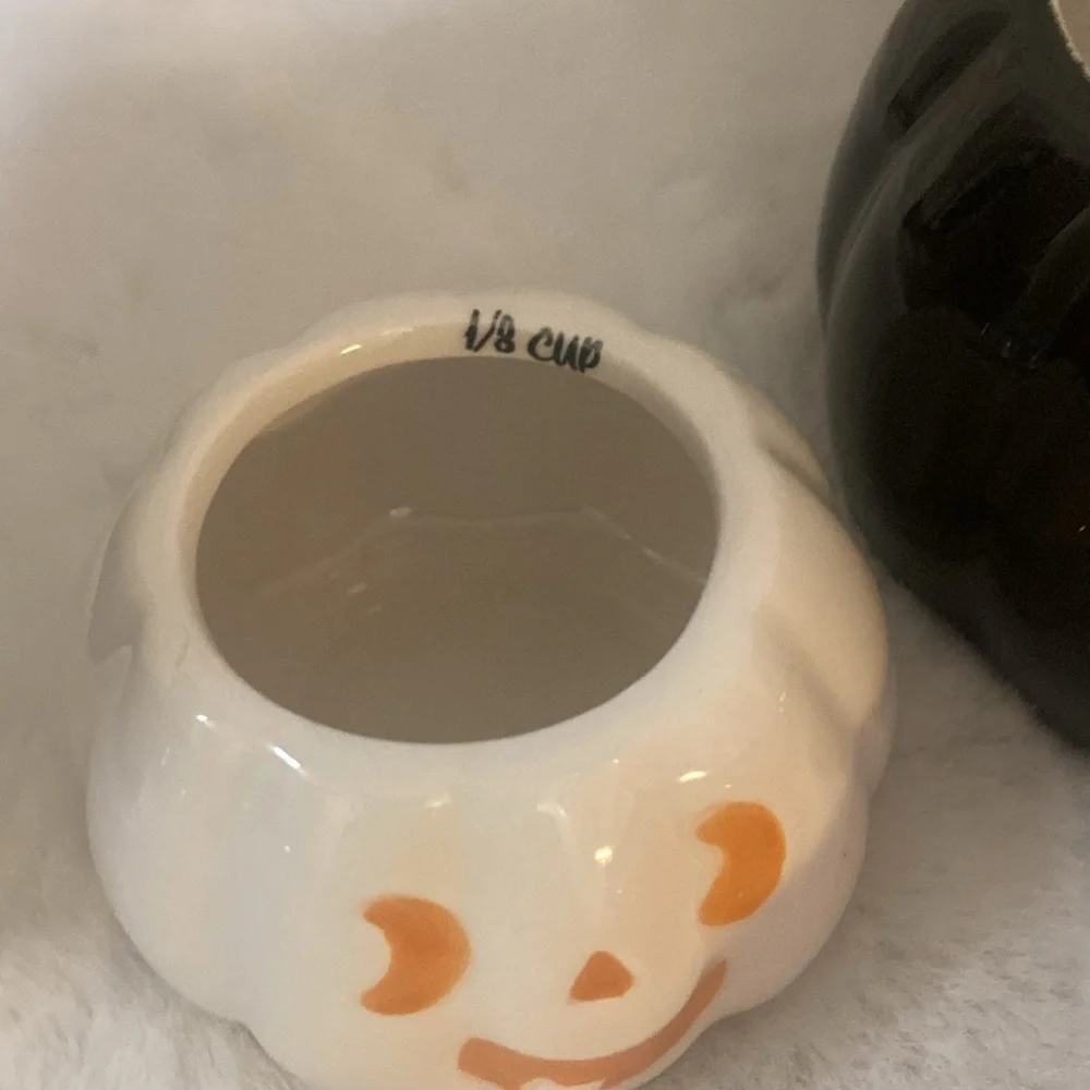 10 Strawberry Street Stacking Jack o Lantern Measuring Cups